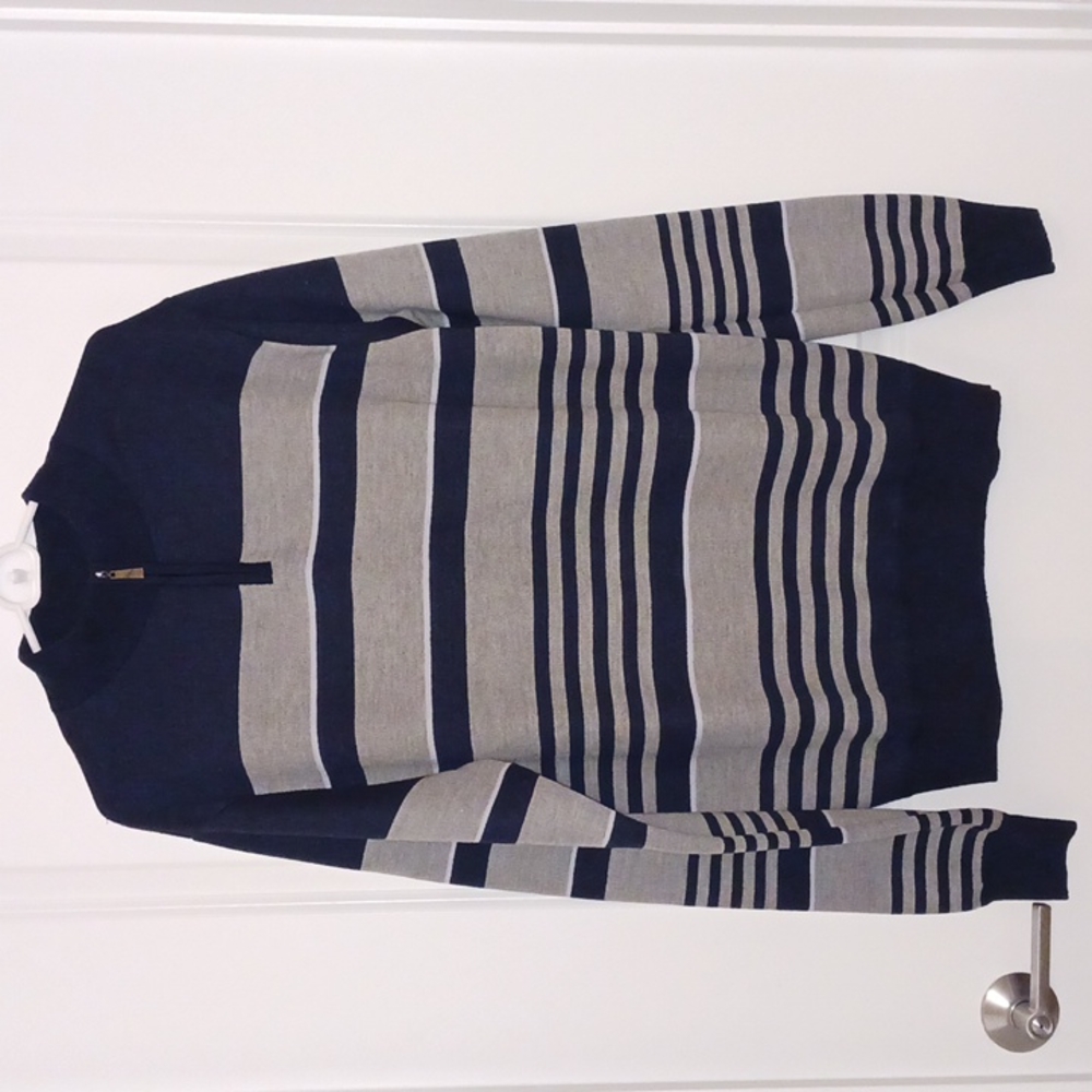 NWT Marx & Dutch Collection - Gray & Blue Sweater